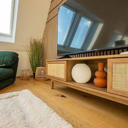 Orestaliving - Penthouse In 2Nd District With View Vienna Esterno foto