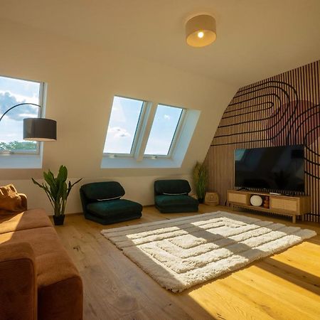 Orestaliving - Penthouse In 2Nd District With View Vienna Esterno foto