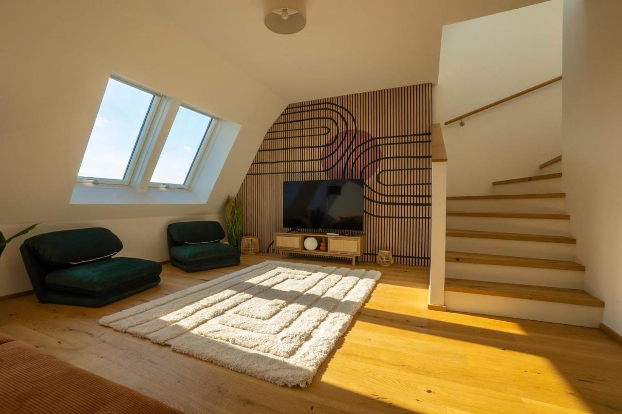 Orestaliving - Penthouse In 2Nd District With View Vienna Esterno foto