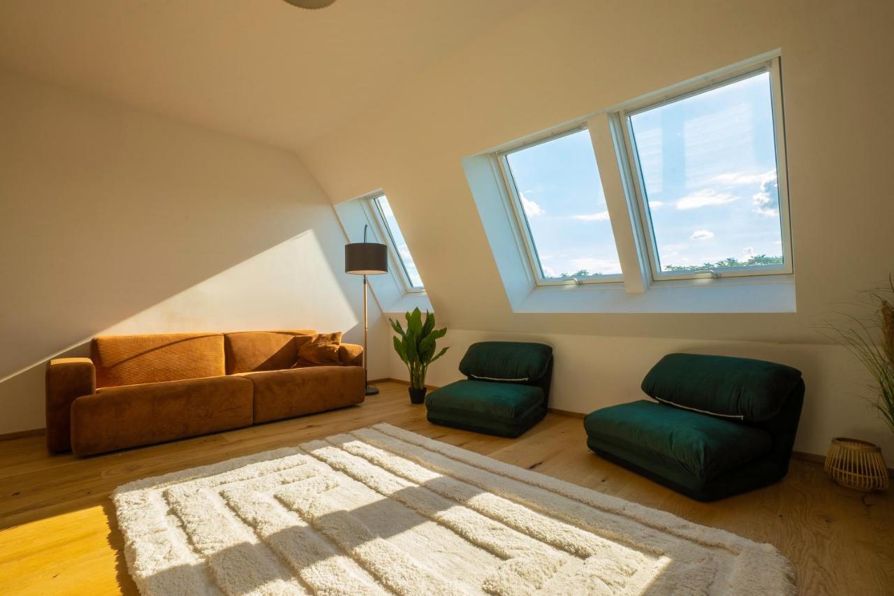 Orestaliving - Penthouse In 2Nd District With View Vienna Esterno foto