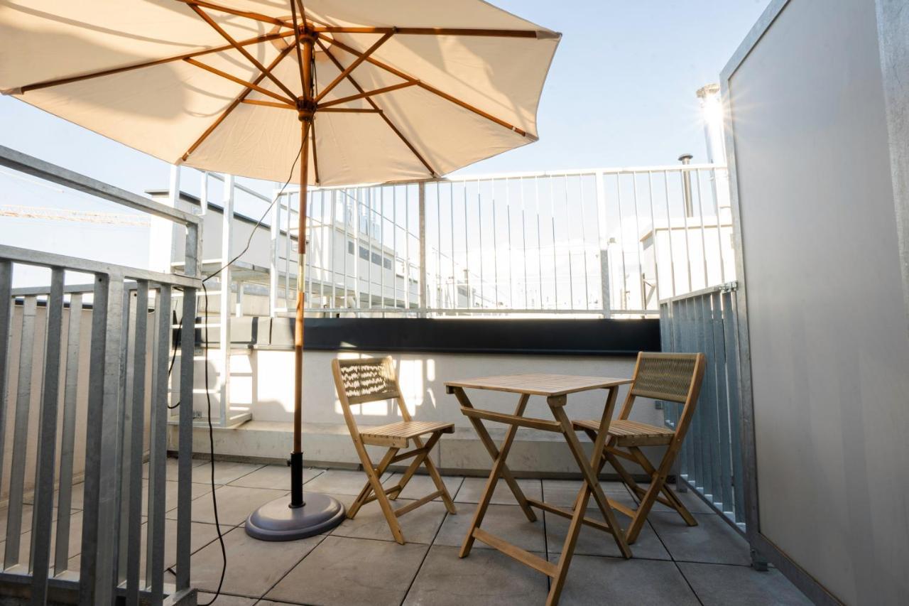 Orestaliving - Penthouse In 2Nd District With View Vienna Esterno foto